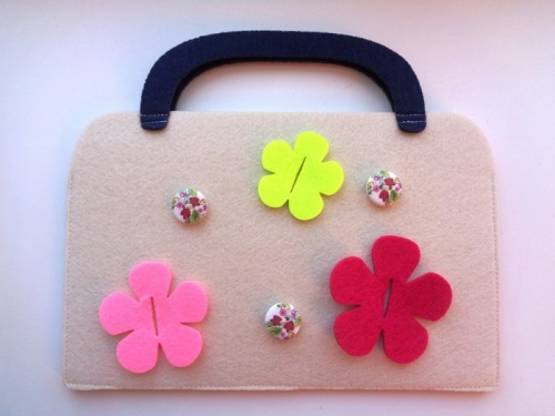 Сумка-игралка Цветы (белая) (Ф255) фетр- купить в магазине Кассандра, фото, 2446000002503, 