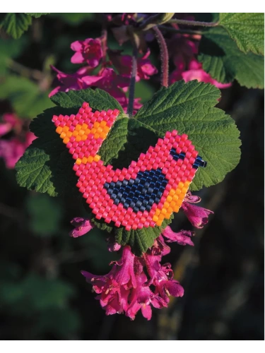 Бисер шаг за шагом. 9 основных техник, 100 готовых схем. Полное пошаговое руководство по работе с би- купить в магазине Кассандра, фото, 9785042007675, 